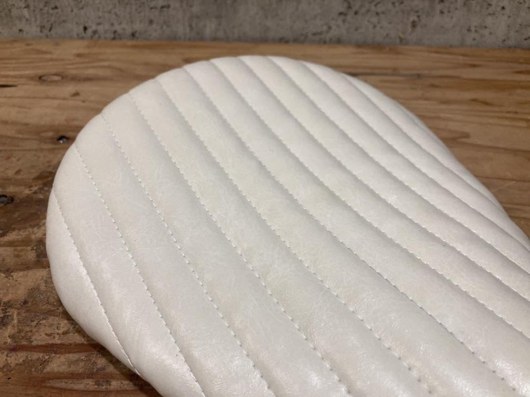 送料無料 ソロシート ピリオン オフホワイト タックロール チョッパー